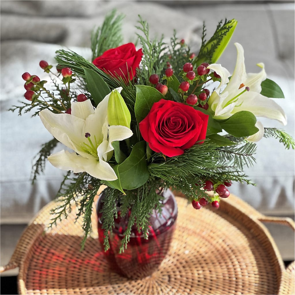 Evergreen Delight Bouquet – Jasmin Florist, S Richmond Hl NY