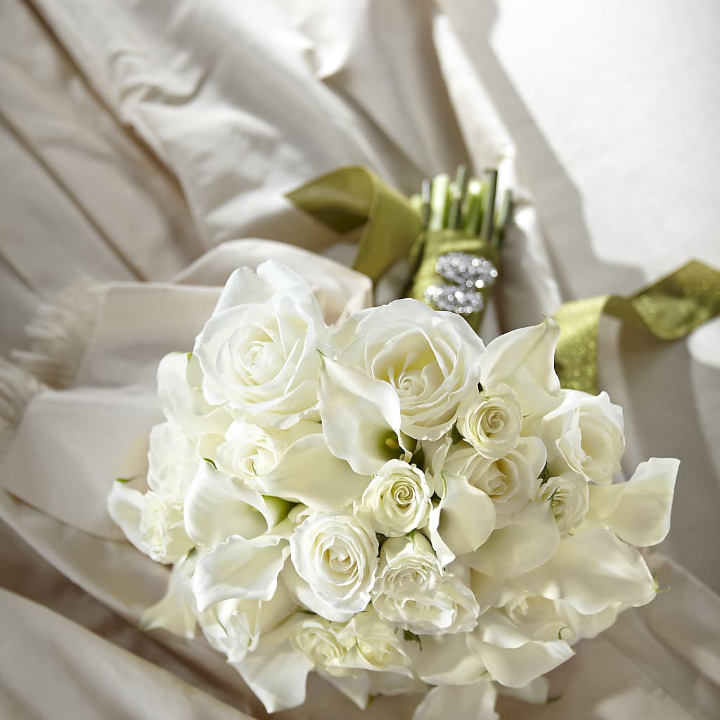 Serene Highness Bouquet – Jasmin Florist, S Richmond Hl NY