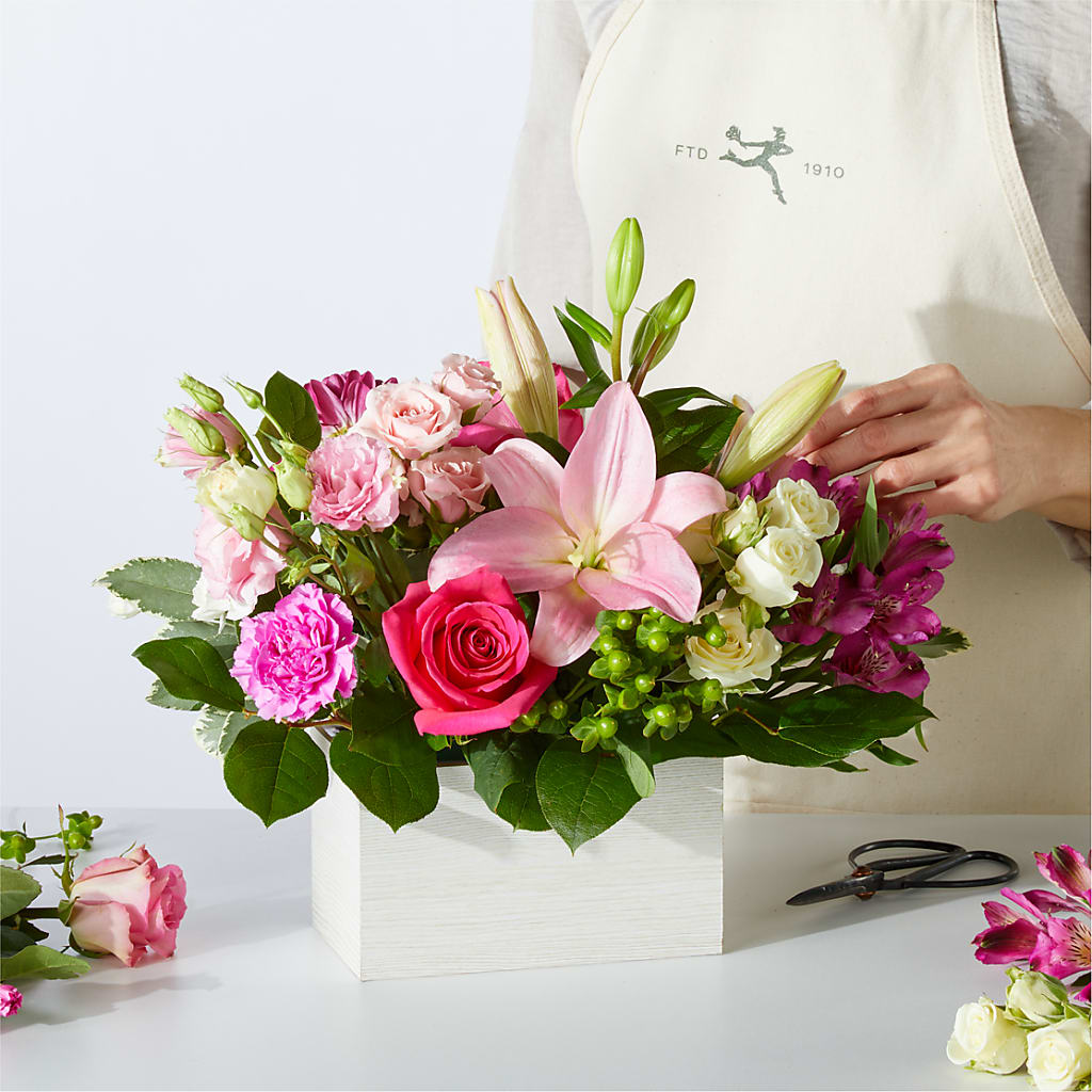Sweetberry Box – A Florist Original –  Jasmin Florist, S Richmond Hl NY