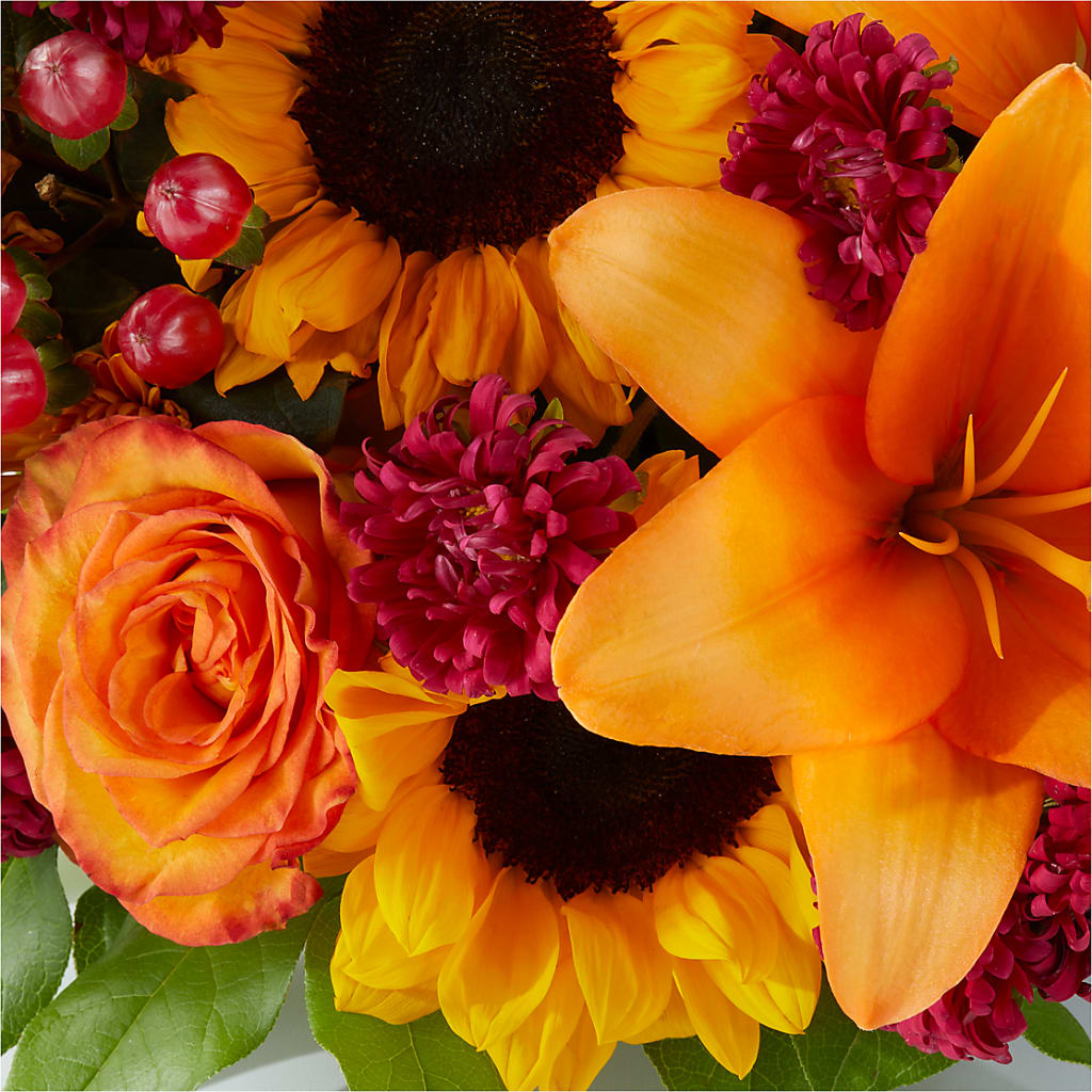 Grateful Centerpiece –  Jasmin Florist, S Richmond Hl NY